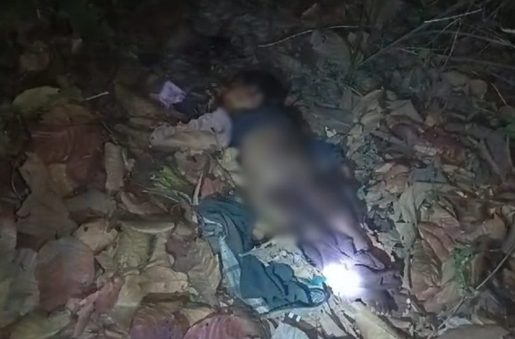 BREAKING : मासूम की गला रेतकर हत्या, पत्ते से ढका मिला शव, इलाके में मचा हड़कप, पुलिस के आलाधिकारी मौके पर