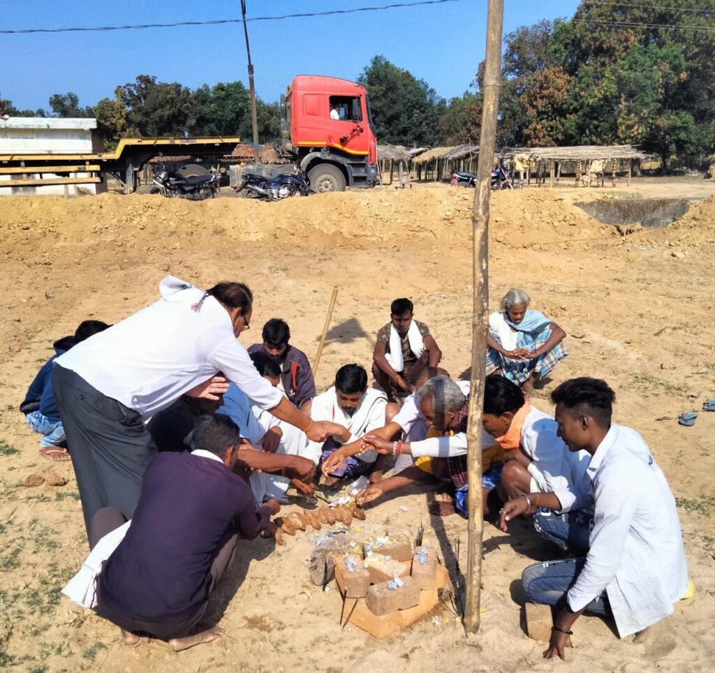 महा शिवरात्रि के उपलक्ष्य में जिल्गा के पावन भुईयां में किया गया श्रीराम शिव मंदिर निर्माण का भूमिपूजन